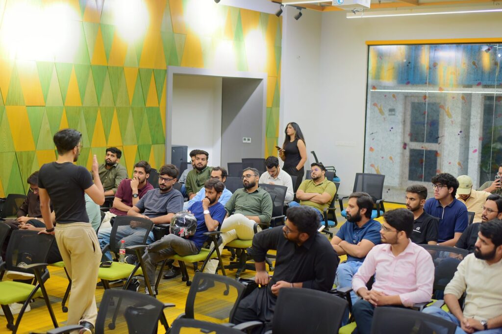A room full of agency owners and freelancers